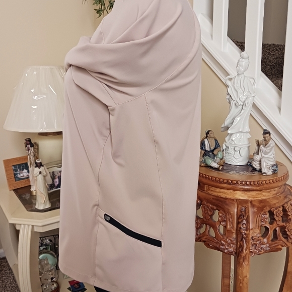 Reebok Half Zip Top L Blush/ Black EUC - Picture 11 of 12